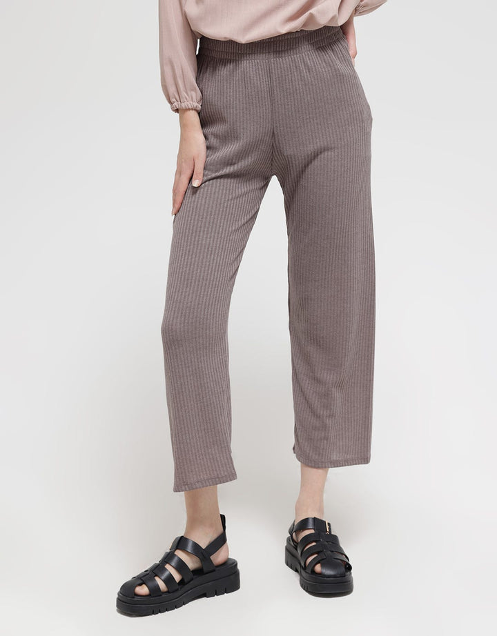 Details Celana Panjang Basic Knit Bottom Wanita
