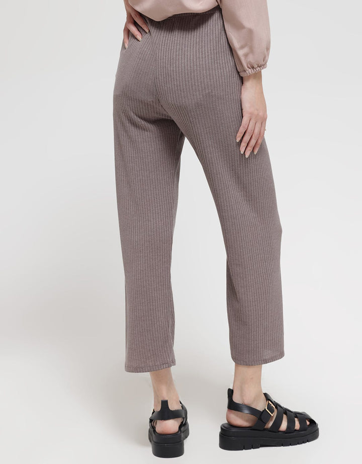 Details Celana Panjang Basic Knit Bottom Wanita