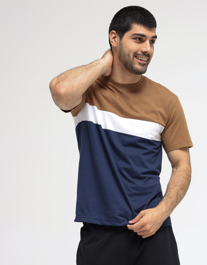 Details Stripe Reguler Kaos Pria