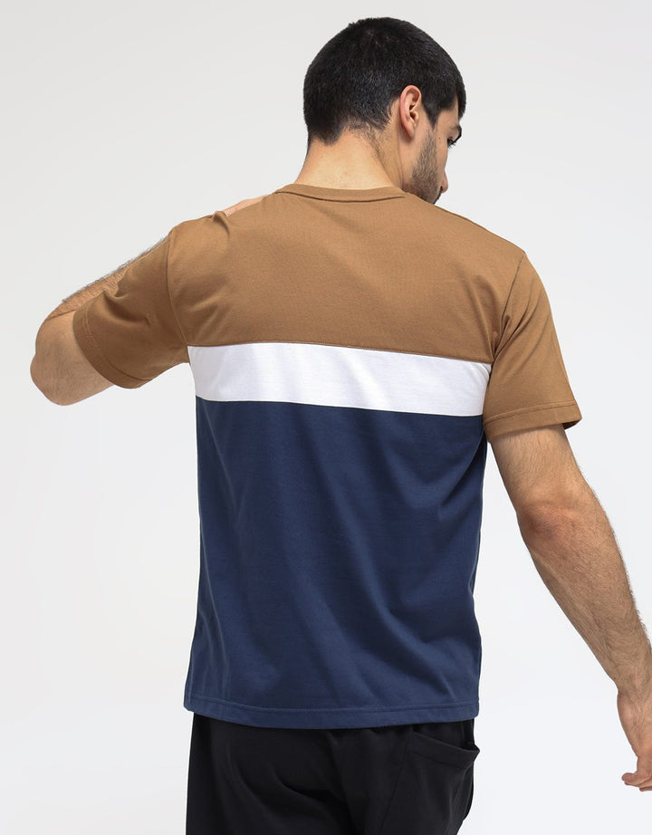 Details Stripe Reguler Kaos Pria