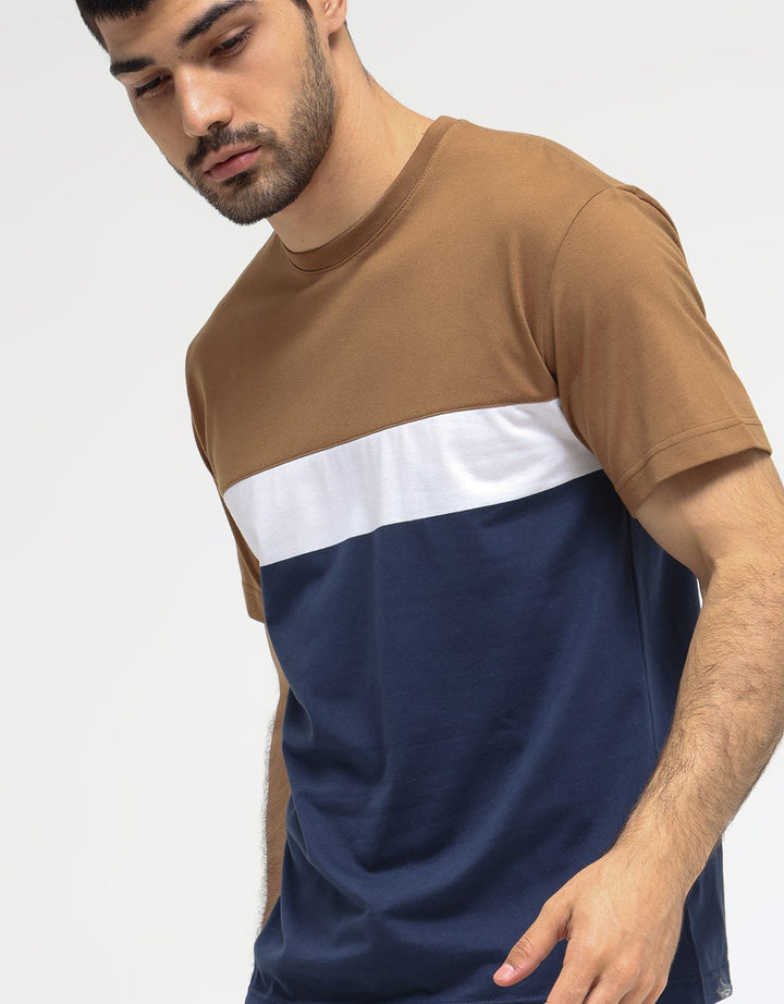 Details Stripe Reguler Kaos Pria