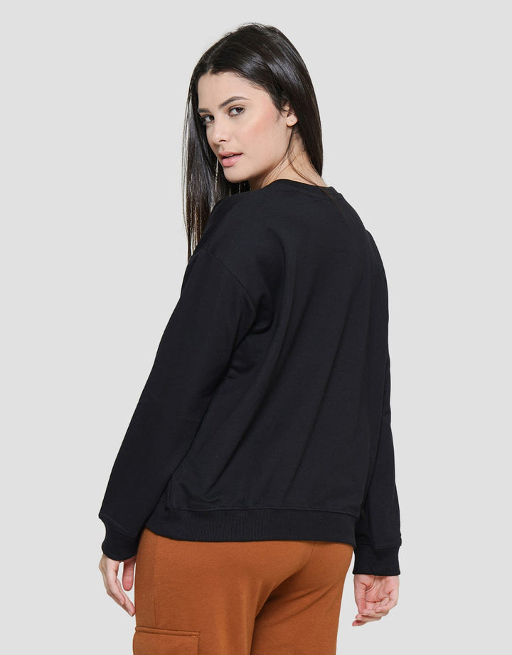 Nevada Wording Brand Sweater Wanita