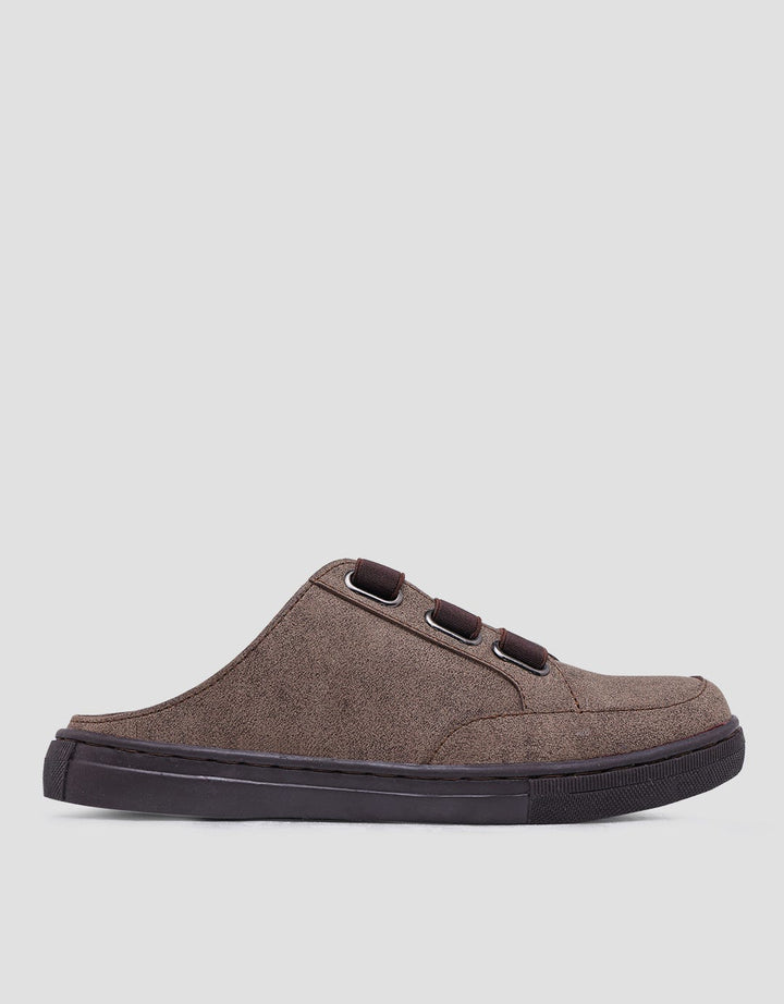 Yongki Komaladi Open Back Sandal Bustong Pria