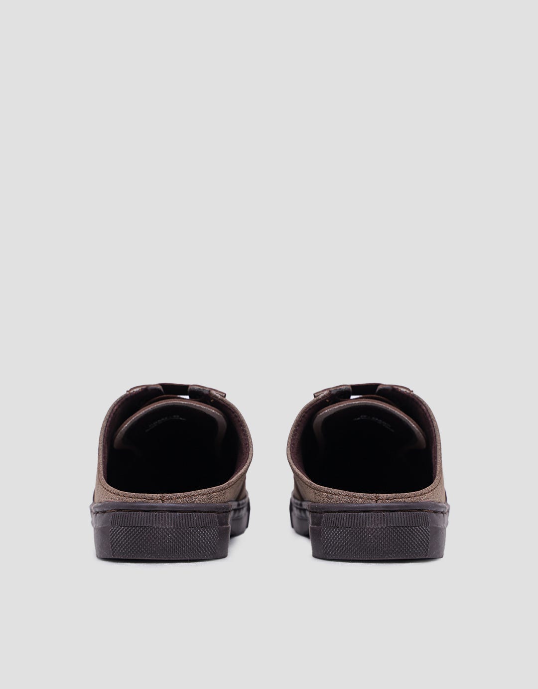 Yongki Komaladi Open Back Sandal Bustong Pria