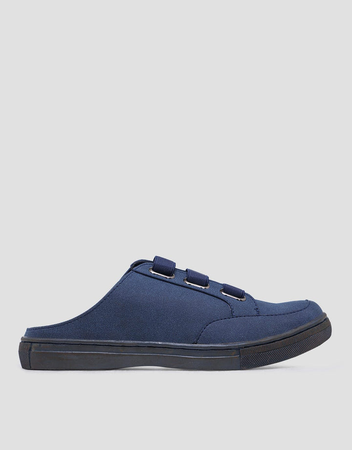 Yongki Komaladi Open Back Sandal Bustong Pria
