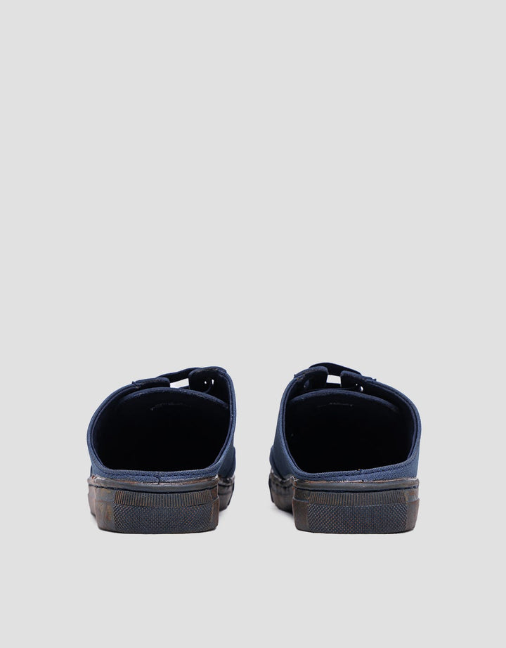 Yongki Komaladi Open Back Sandal Bustong Pria