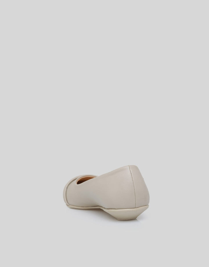 Triset Pointed Toe Loafer Shoes