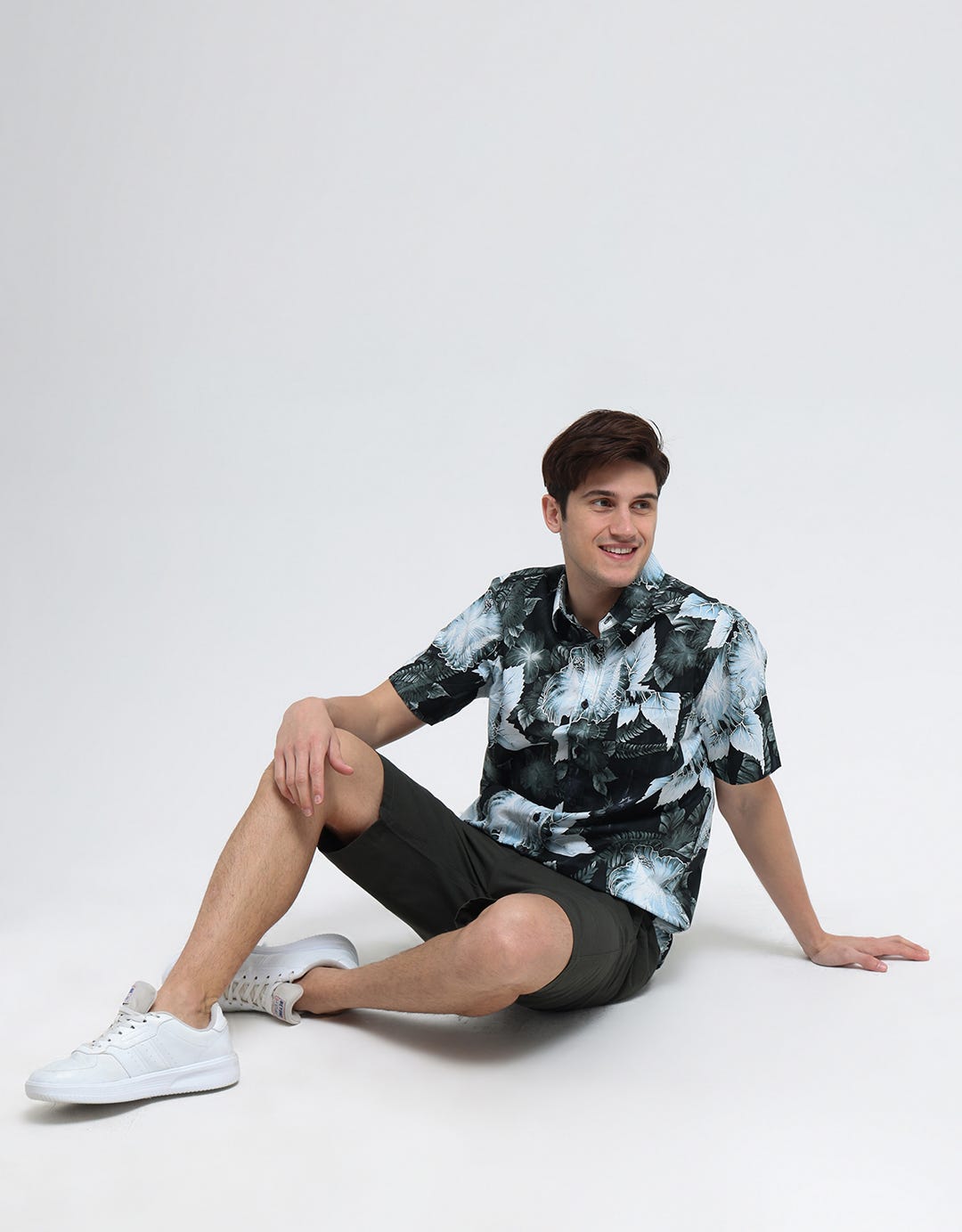 Walrus Kemeja Studio Leaf Print