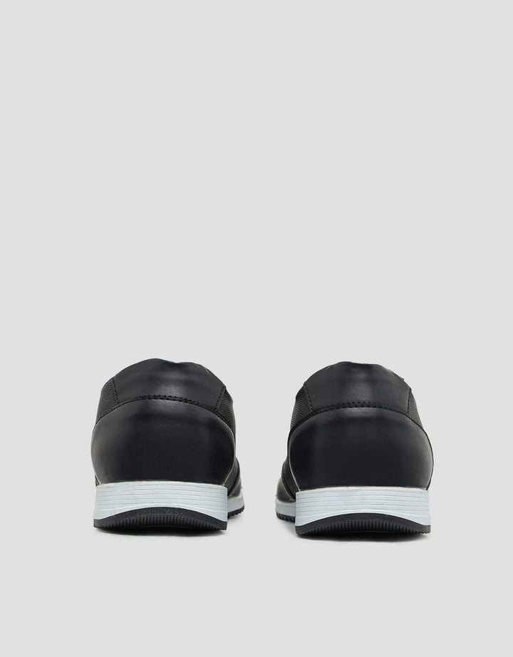 Yongki Komaladi Casual Look Men's Shoes