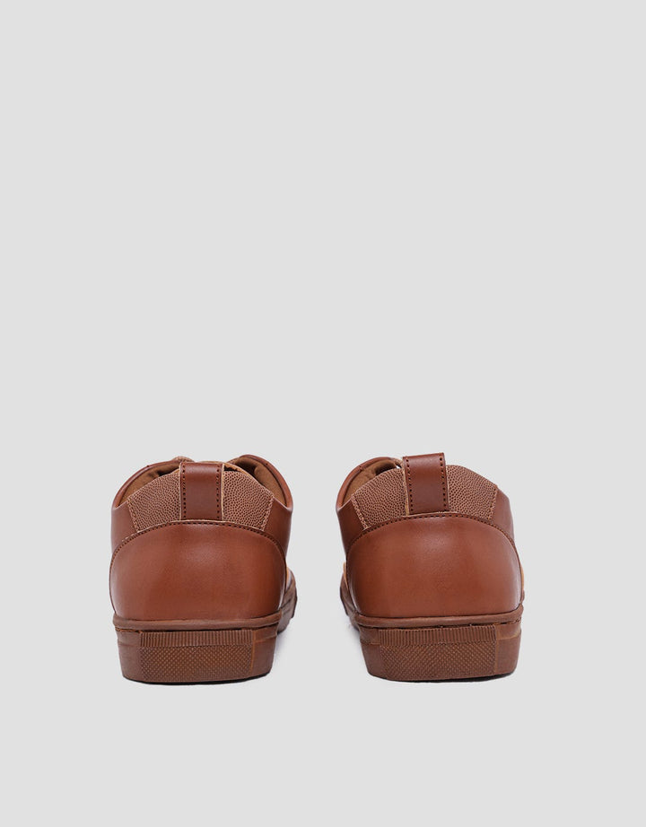 Yongki Komaladi Cb230 Men's Vantovel Shoes