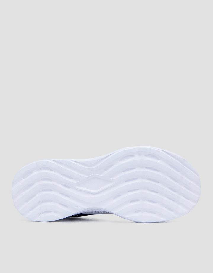 Yongki Komaladi Mesh Accent Sneakers for Men