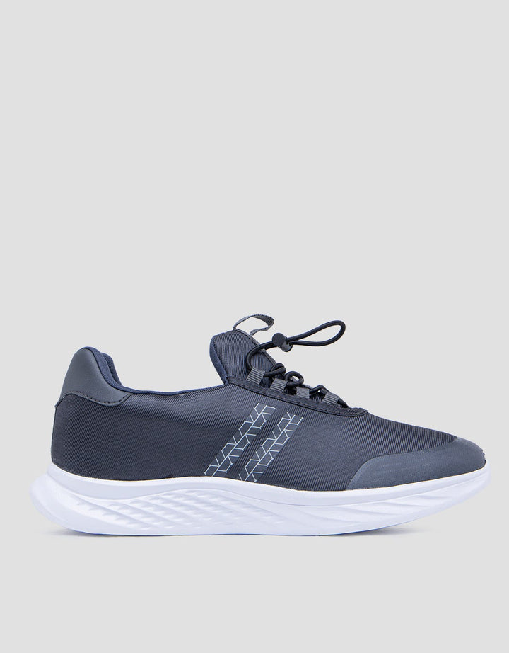Yongki Komaladi Classic Sneakers Pria