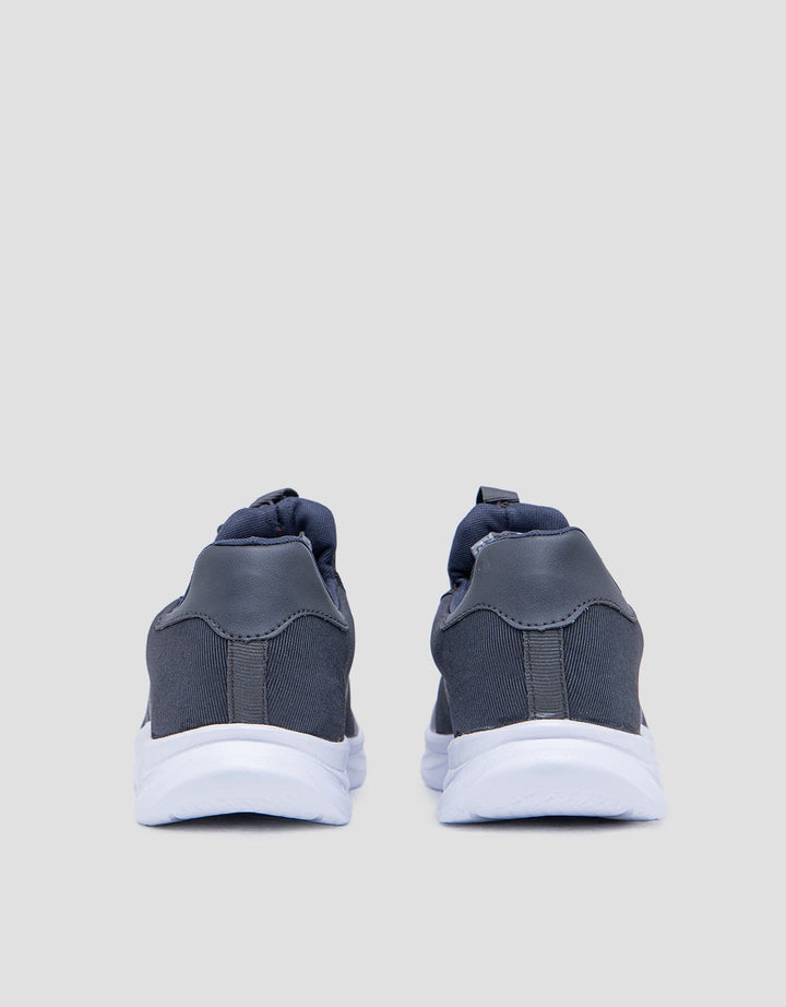 Yongki Komaladi Classic Sneakers Pria