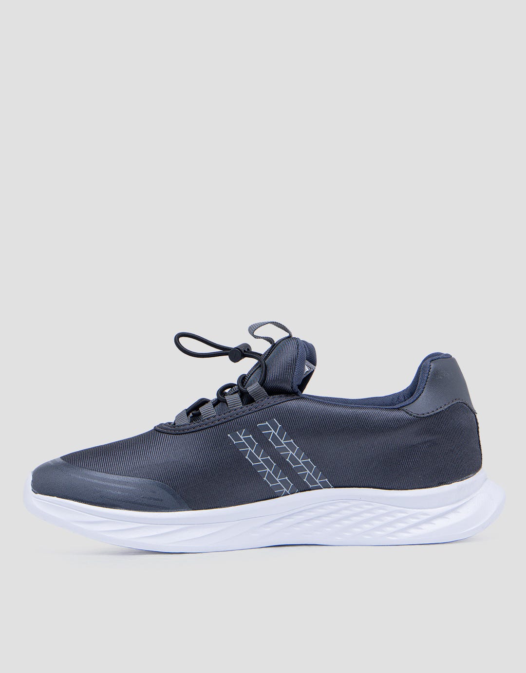 Yongki Komaladi Classic Sneakers Pria