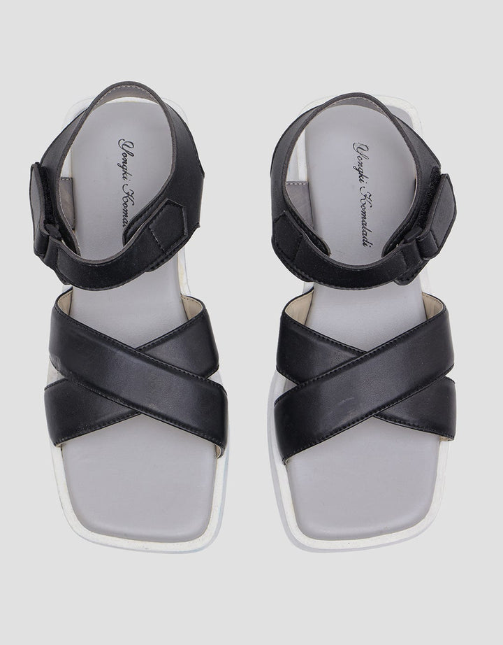 Yongki Komaladi Cross Pop Sandal Wanita