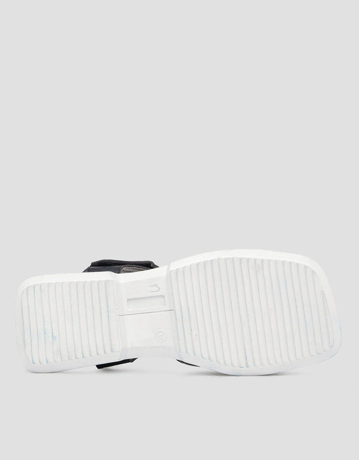 Yongki Komaladi Cross Pop Sandal Wanita