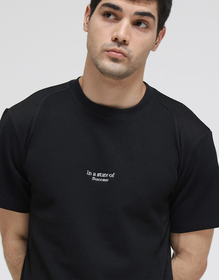 Details Texture Neck Embro Men's T-Shirt