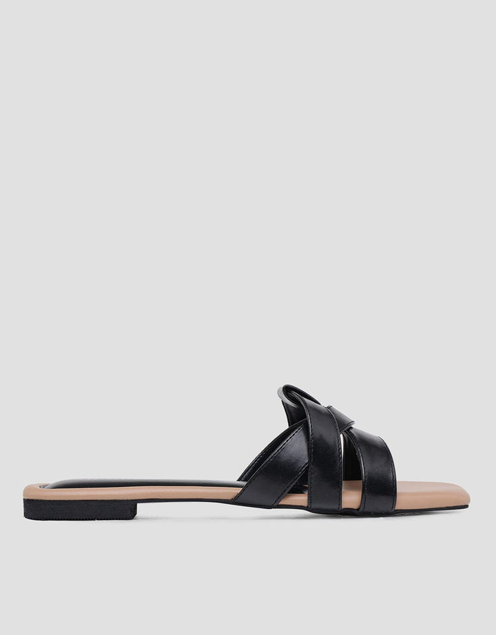 Details Sandal Cross Flat Wanita