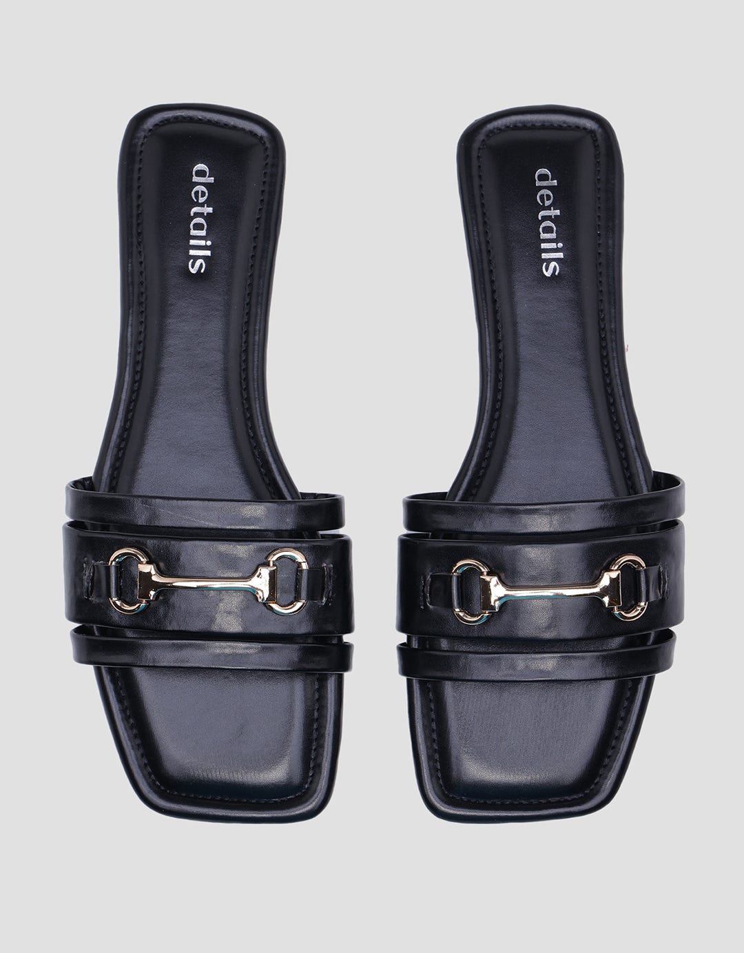 Details Deka Buckle Slipper Sandal Wanita