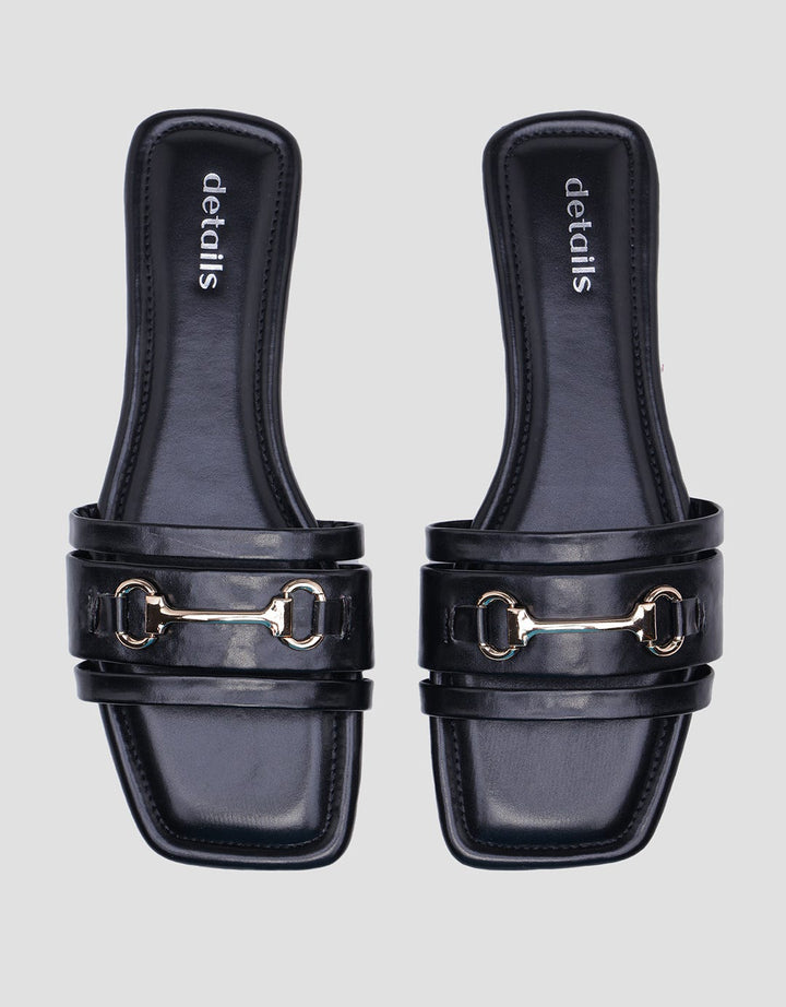 Details Deka Buckle Slipper Sandal Wanita