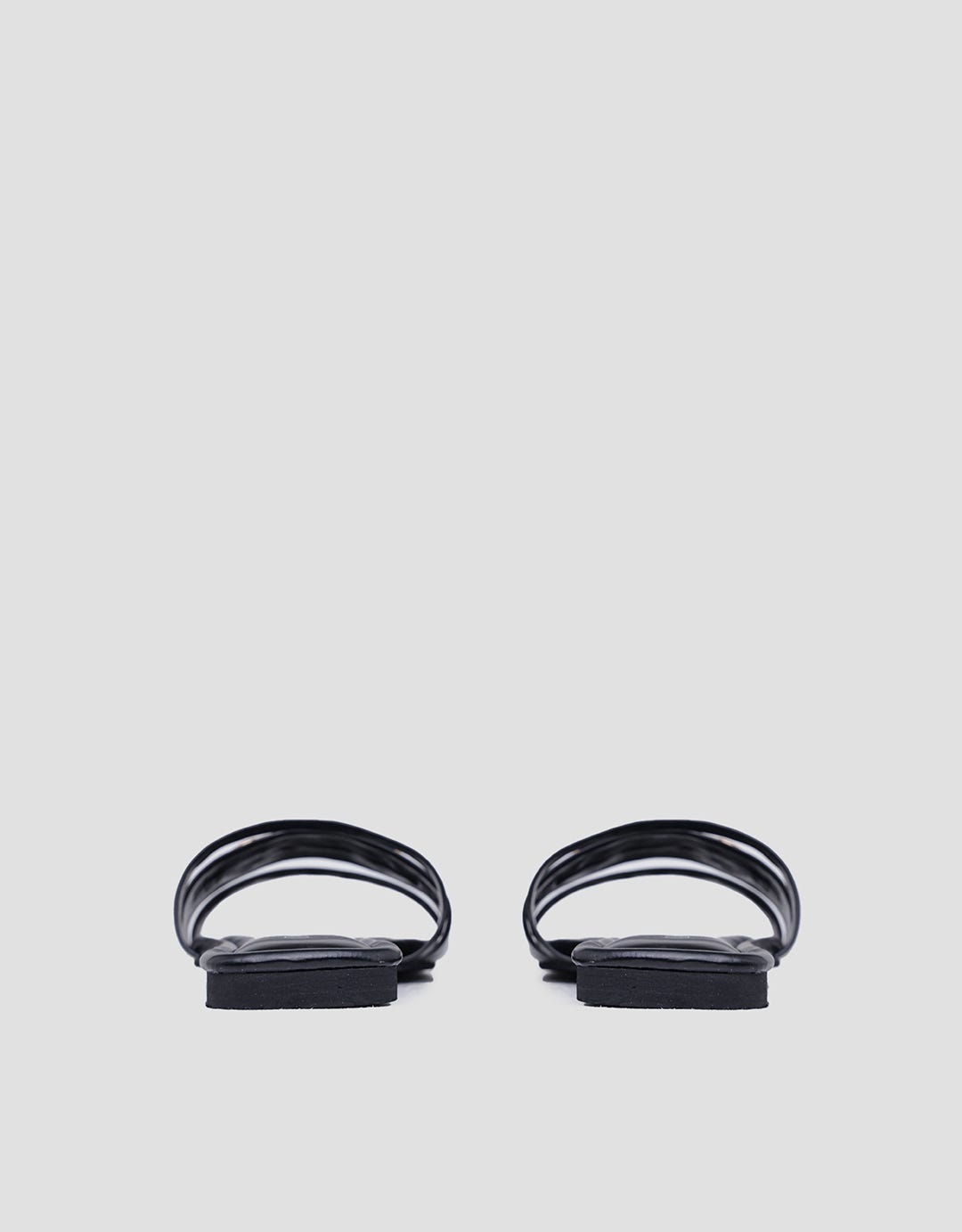 Details Deka Buckle Slipper Sandal Wanita