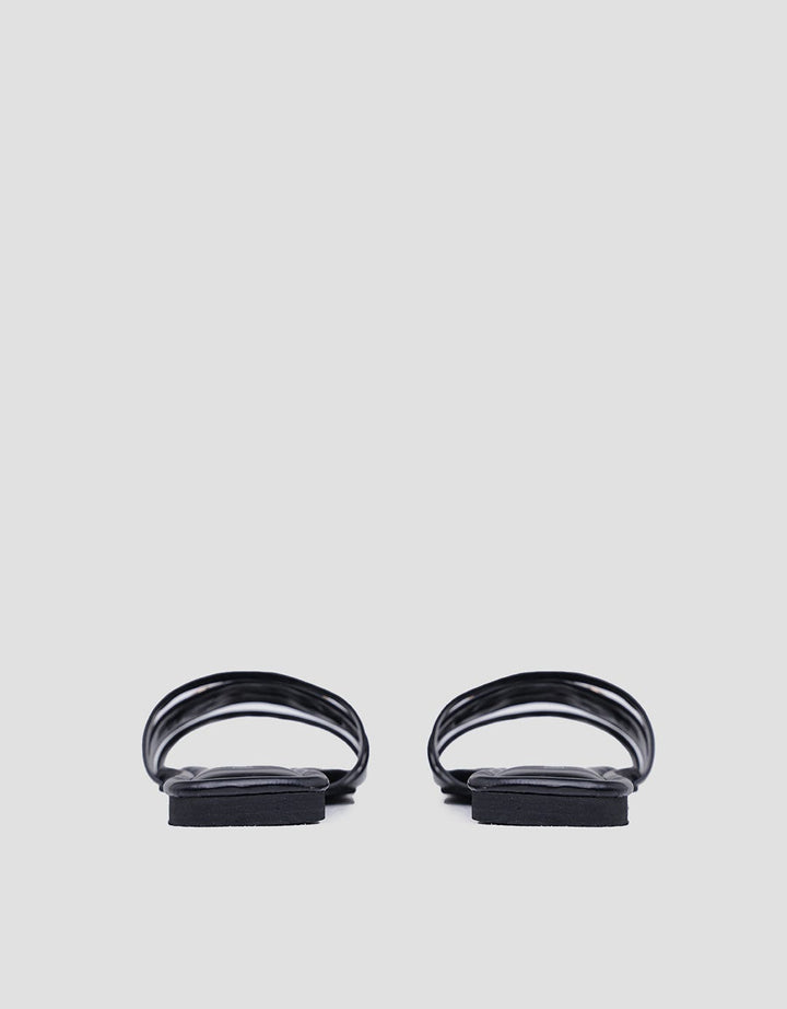 Details Deka Buckle Slipper Sandal Wanita