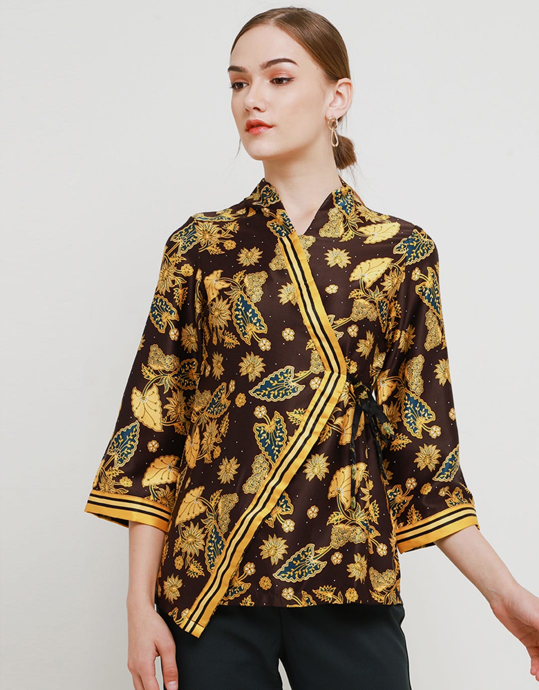 Adikusuma Blouse Batik Daun Keladi