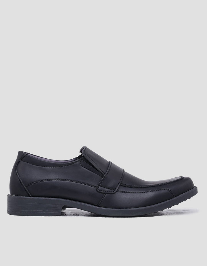 Yongki Komaladi Sepatu Vantovel Pria