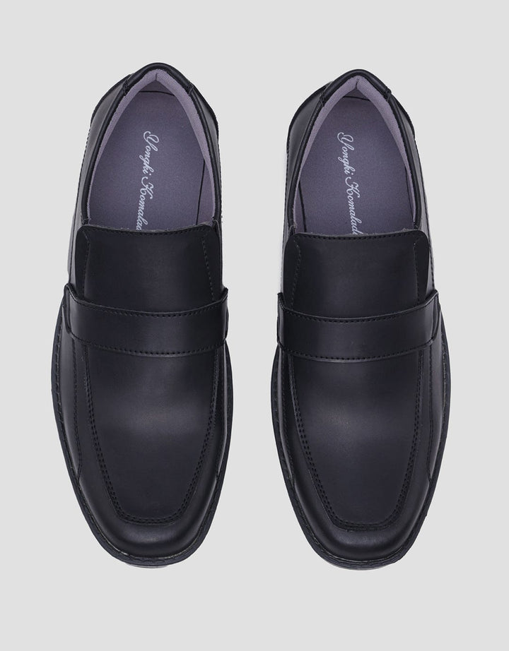 Yongki Komaladi Sepatu Vantovel Pria