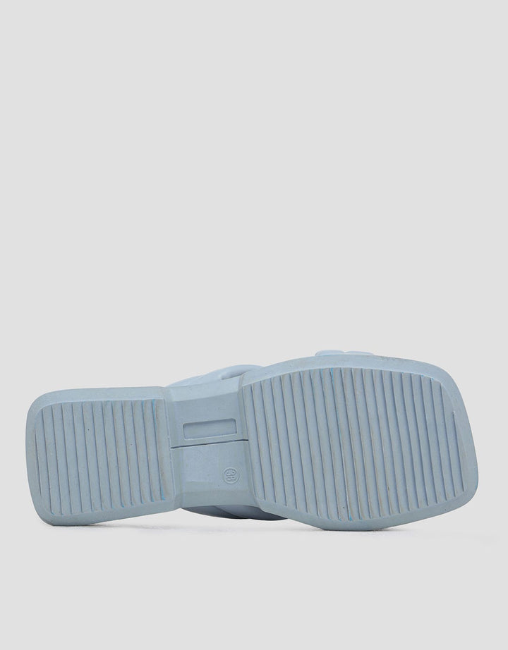 Yongki Komaladi Cross Big Sandal Wedges Wanita