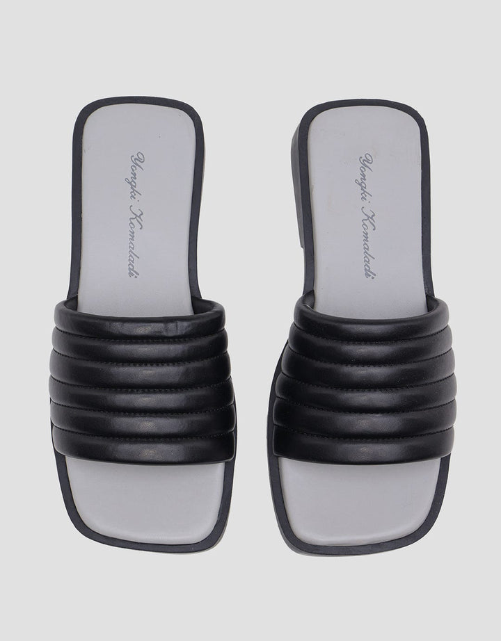 Yongki Komaladi Quilted Ban Sandal Wanita