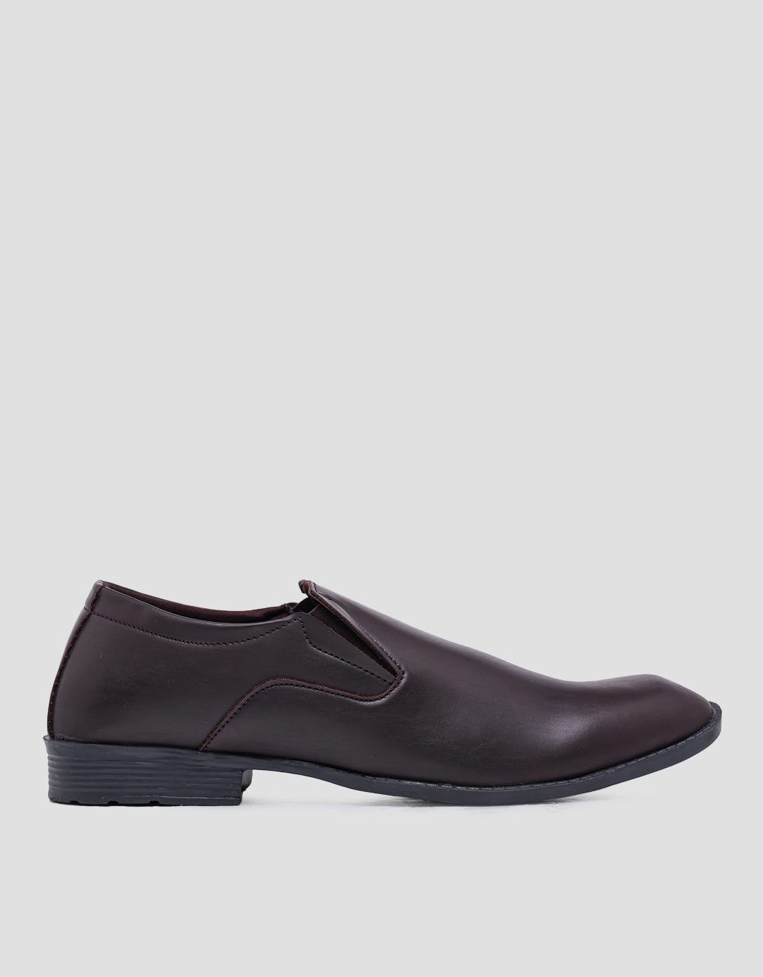 Yongki Komaladi Pantovel Classic Sepatu Pria