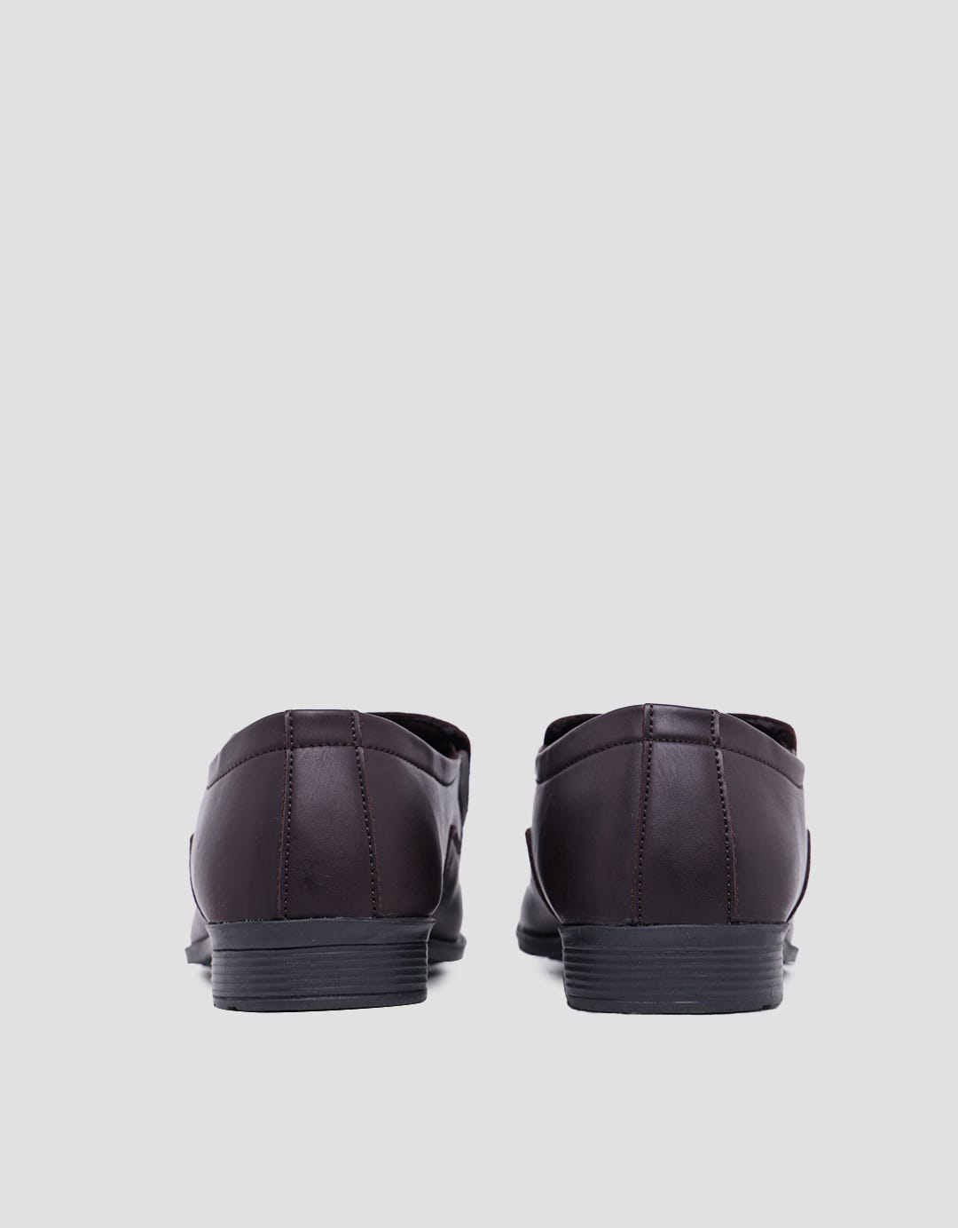 Yongki Komaladi Pantovel Classic Sepatu Pria