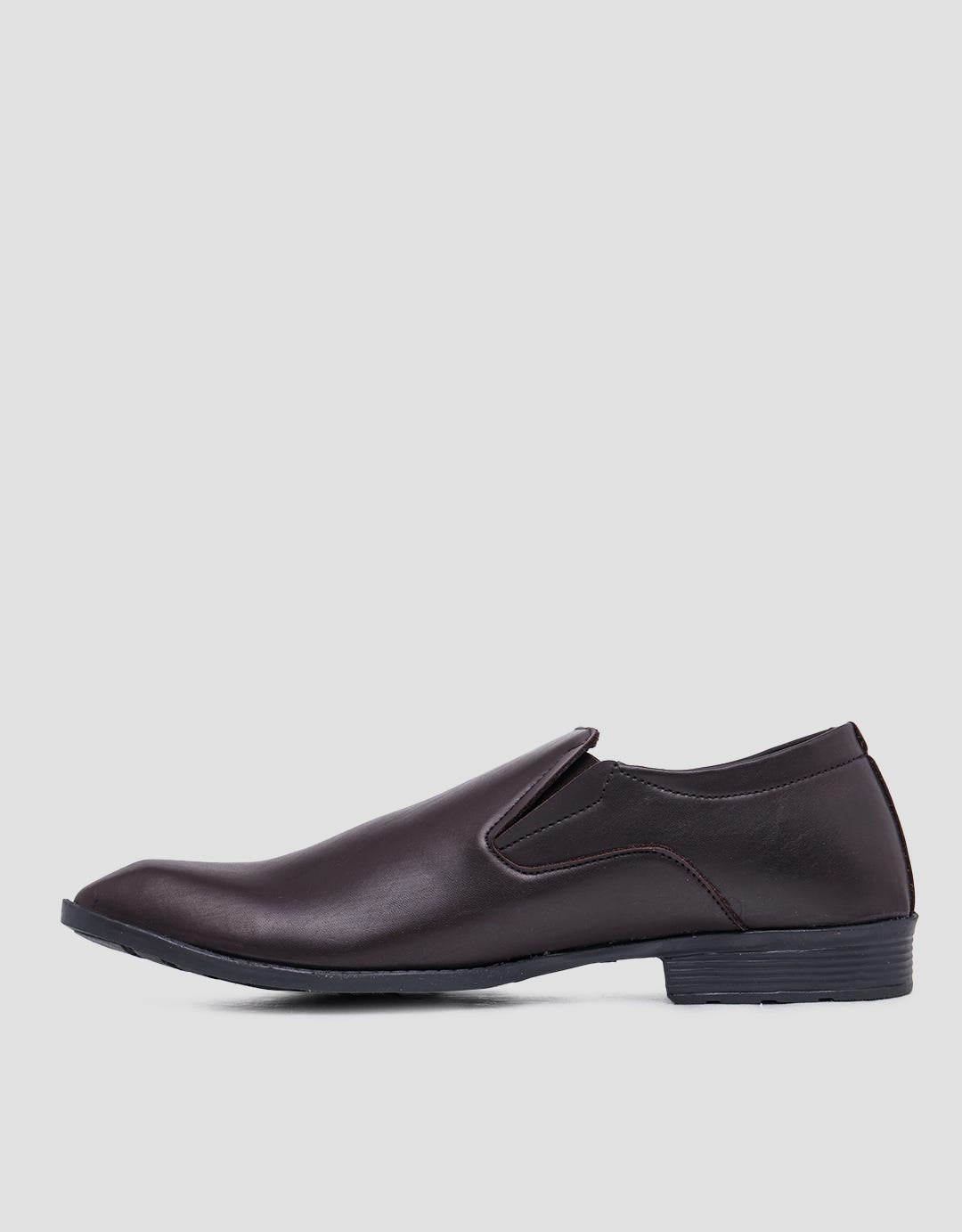 Yongki Komaladi Pantovel Classic Sepatu Pria