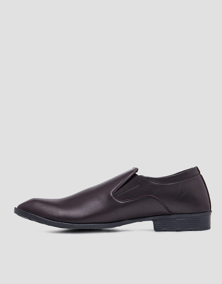 Yongki Komaladi Pantovel Classic Sepatu Pria
