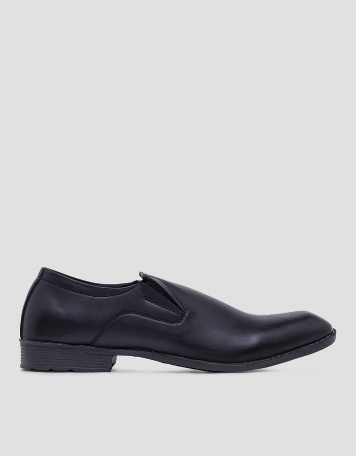 Yongki Komaladi Pantovel Classic Sepatu Pria