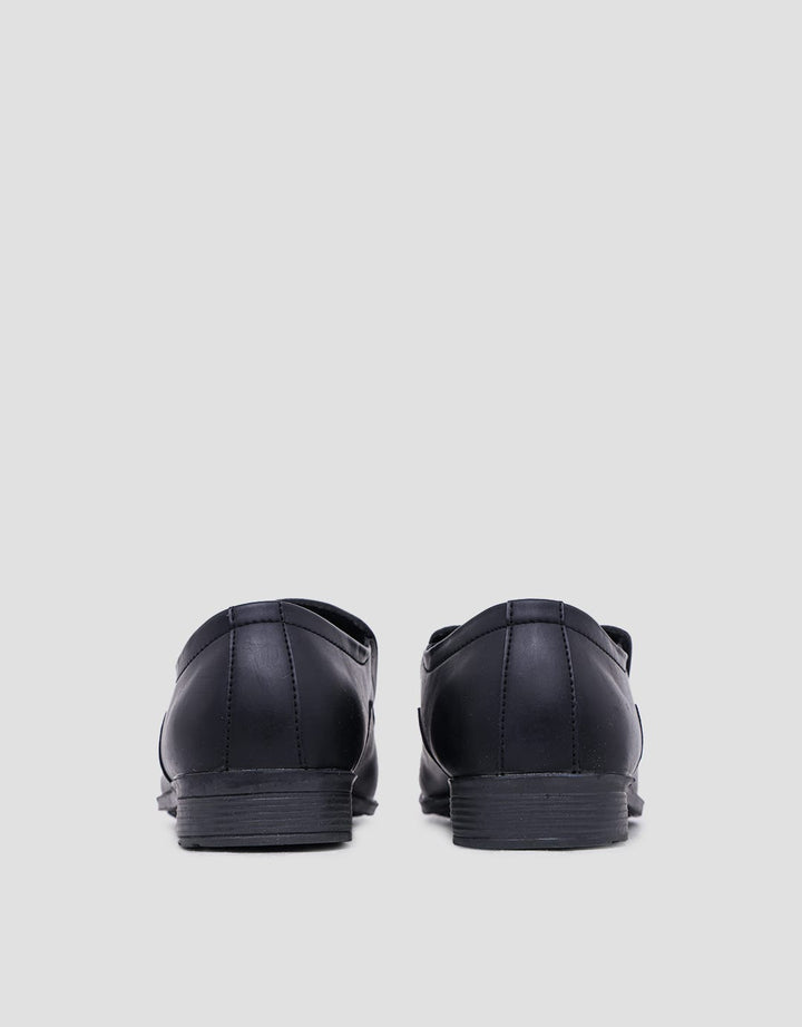 Yongki Komaladi Pantovel Classic Sepatu Pria