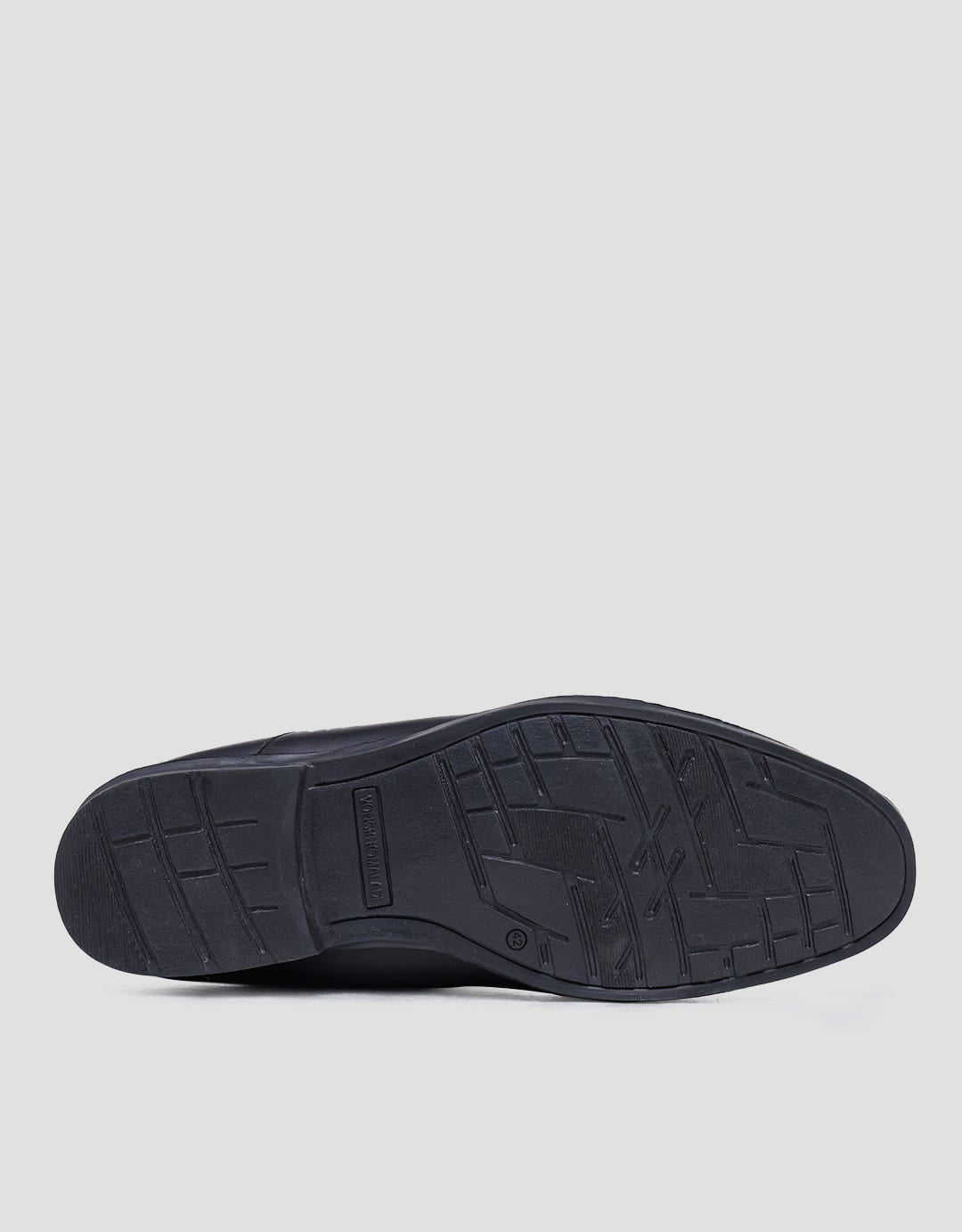 Yongki Komaladi Pantovel Classic Sepatu Pria