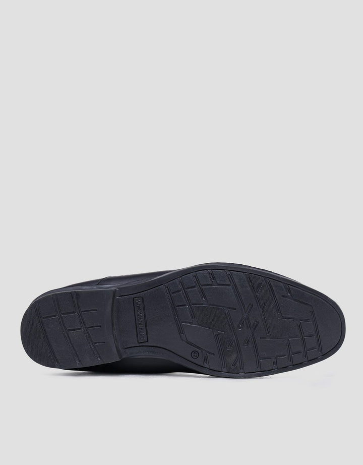 Yongki Komaladi Pantovel Classic Sepatu Pria
