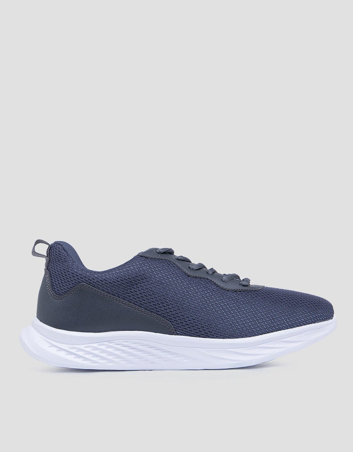 Yongki Komaladi Run Sneakers Pria