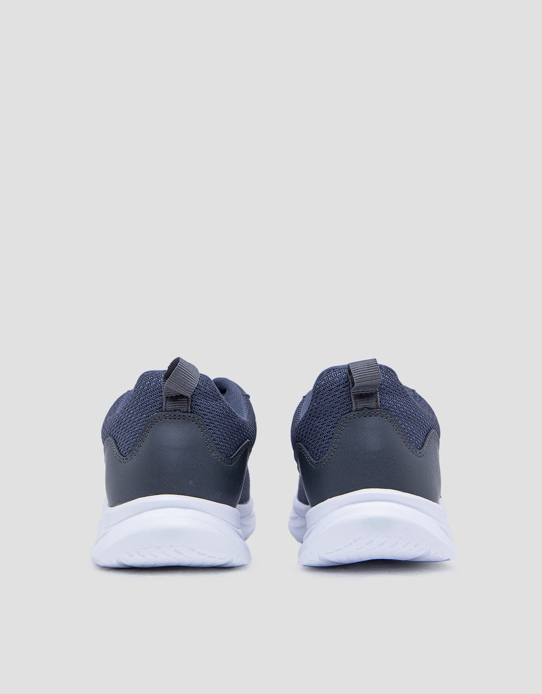 Yongki Komaladi Run Sneakers Pria
