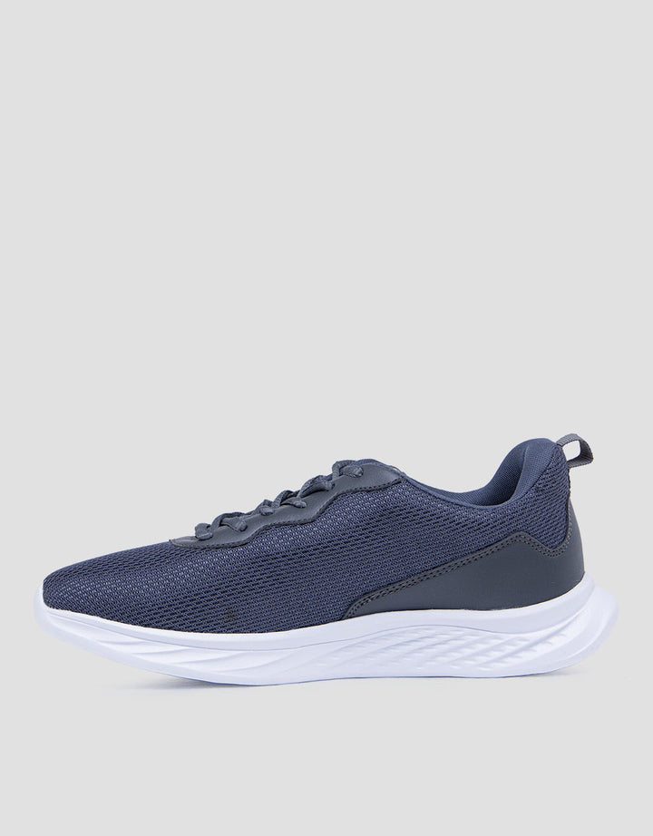 Yongki Komaladi Run Sneakers Pria