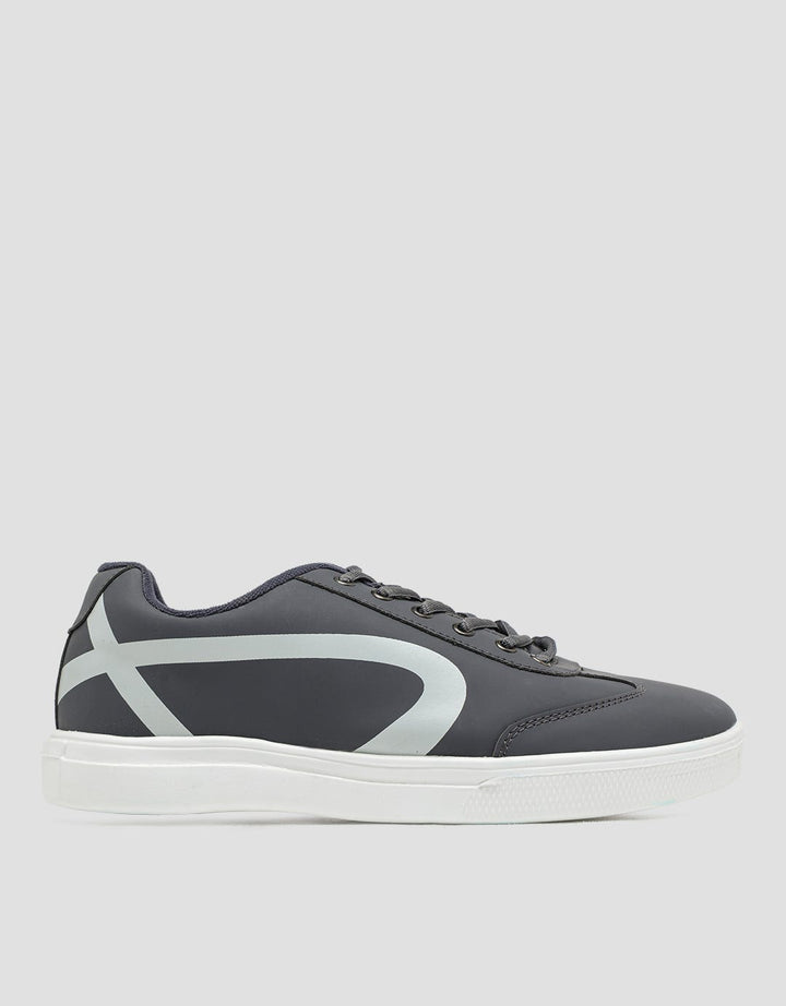 Yongki Komaladi Casual MCL Sneakers Men