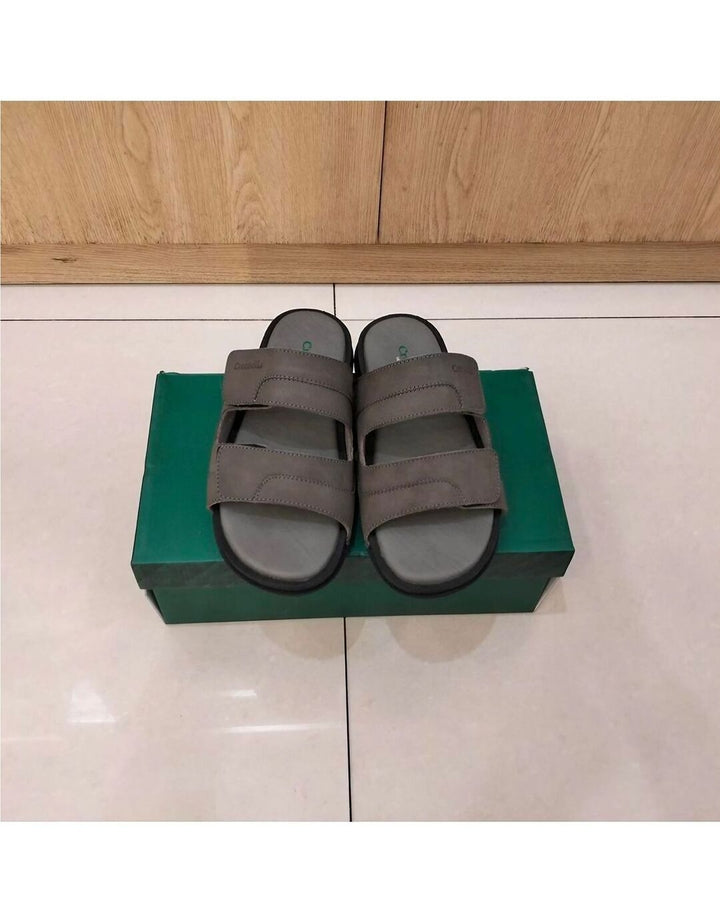 Crocodile Sandal Warna Abu-Abu Sandal Pria