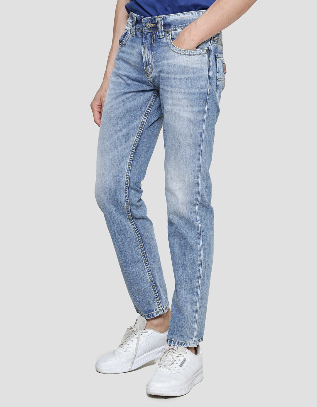 Lois Casual Washed Accent Celana Slim Fit Jeans Pria