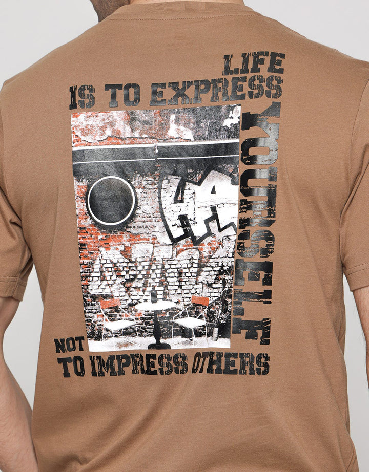 Nevada Life To Express Kaos Pria