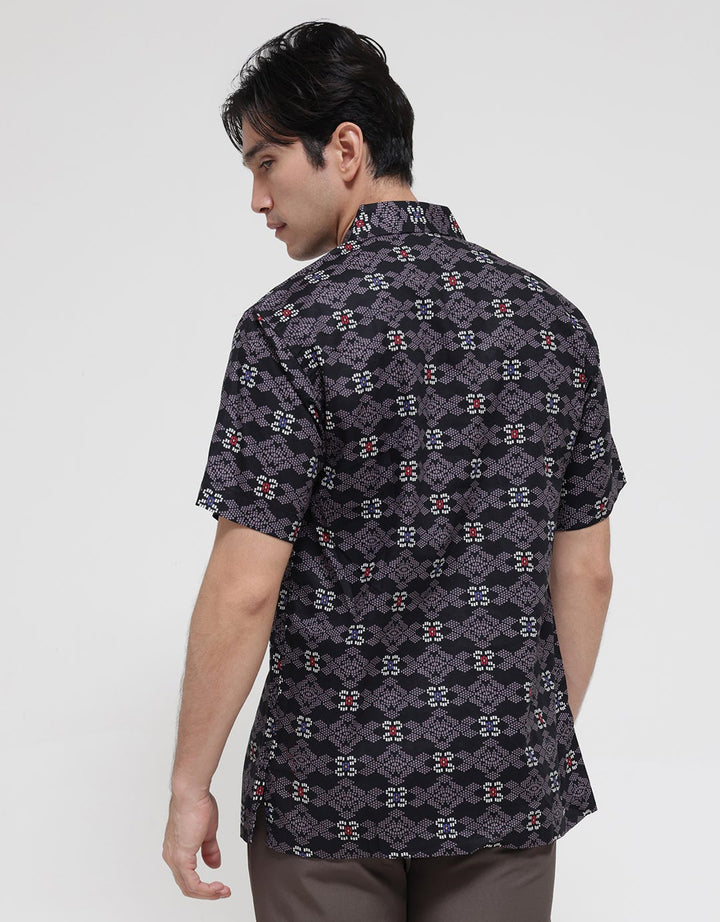 Krisna Wahyu Kemeja Batik Print Pria