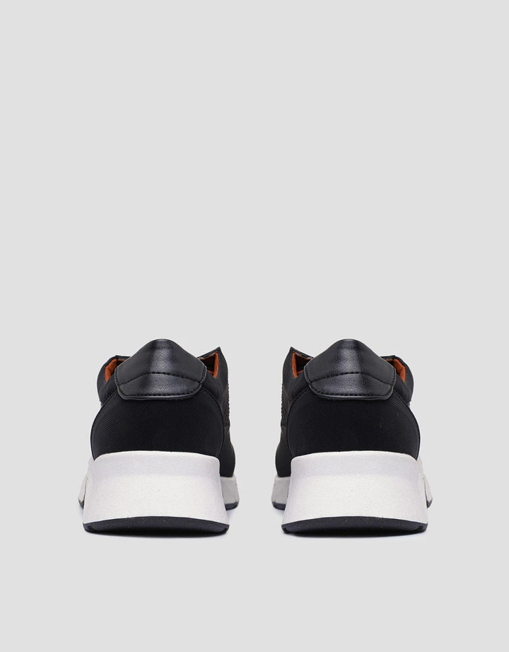 Triset Slip On Sepatu Sneakers Wanita