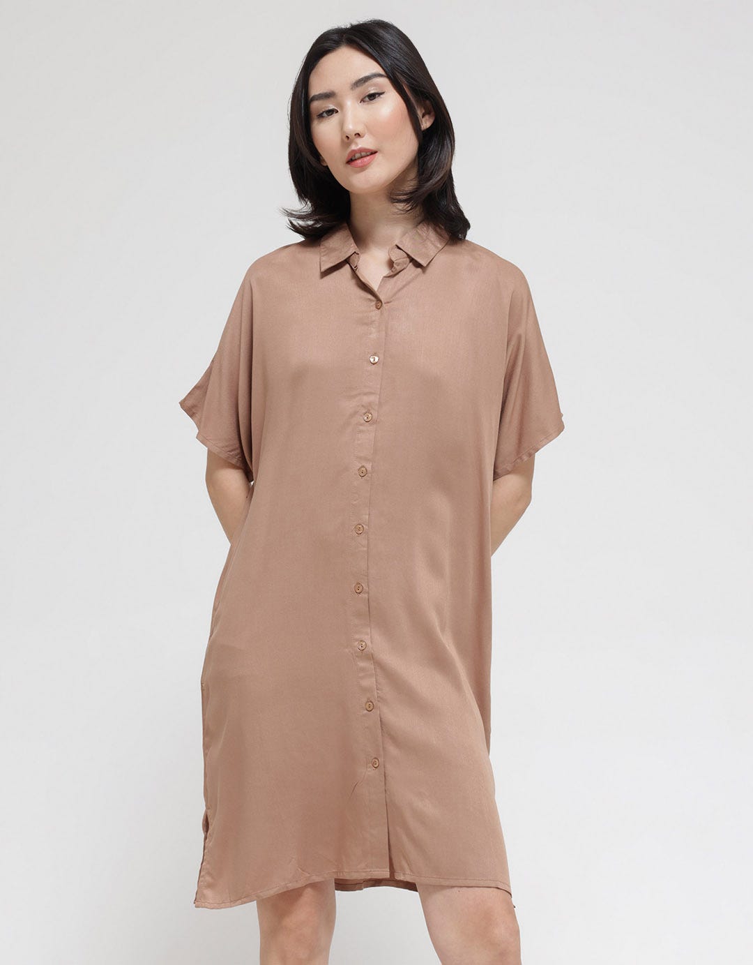 St. Yves Short Sleeve Midi Dress Solid Lina