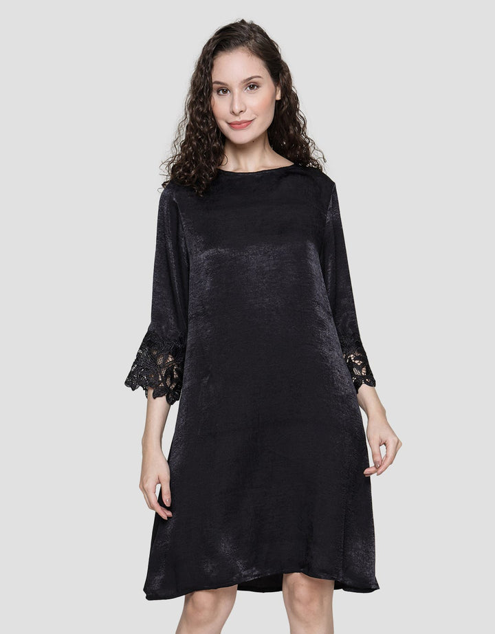 St. Yves Long Sleeve Midi Dress Shiny With Lace In Sleeve Opening
